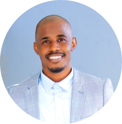 Professional man in blue shirt and blazer, representing SysAid ITSM solutions for streamlined service management. - SysAid